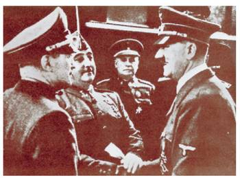 Franco Hitlerrekin Hendaiako geltokian, 1940an. Hitler lagun kuttuna zuen garai hartako komentarioen arabera.<br><br>